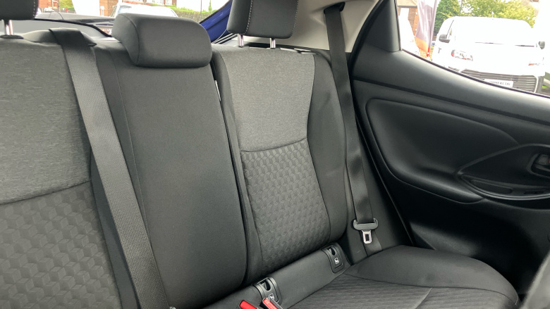 Toyota Yaris 1.5 Hybrid Design 5dr CVT Hybrid Hatchback